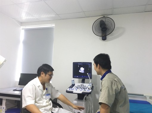 Gãy 'súng' khi quan hệ ngoại tình, ông bố 3 con cầu cứu bác sĩ mổ gấp