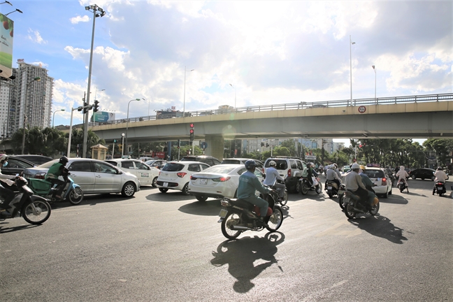 Nguoi Ha Noi chat vat song qua ngay nang ky luc