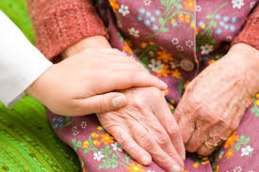 Mẹ chồng bỏ về quê ngay trước thôi nôi cháu nội vì giận con dâu
