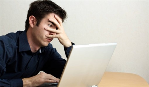 Vợ chồng nổi điên khi rình facebook nhau