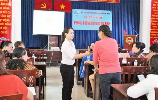 Tập huấn kỹ năng phòng, chống bạo lực gia đình cho tuyên truyền viên