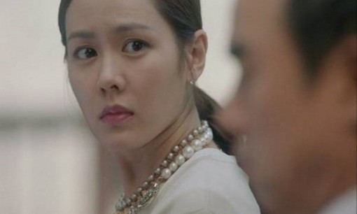 Dị sàng dị mộng nhưng vẫn phải giữ vì... mặt mũi