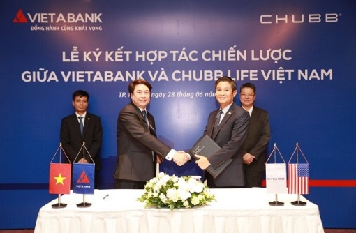 Chubb Life Việt Nam và Ngân hàng TMCP Việt Á chính thức hợp tác phân phối sản phẩm bảo hiểm