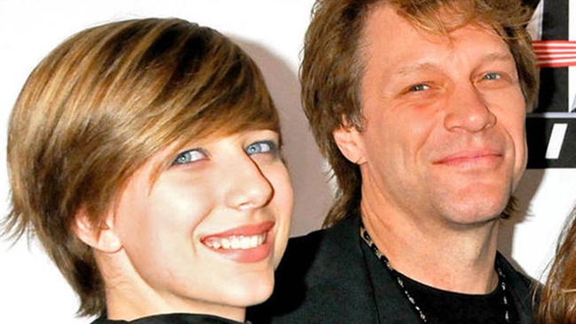 Ngoi sao nhac rock Jon Bon Jovi 'chet lang' khi biet con gai nghien ma tuy
