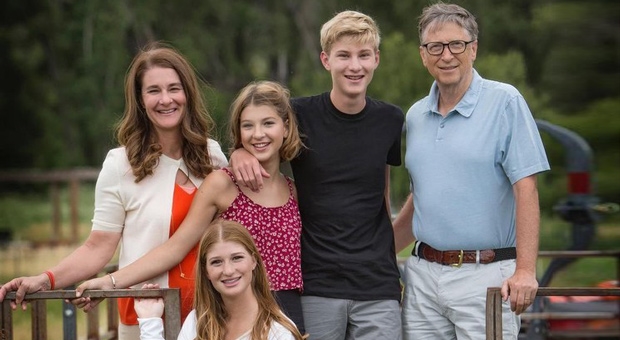 Vi sao Bill Gates giau nhat nhi the gioi, nhung con gai lai song rat gian di?