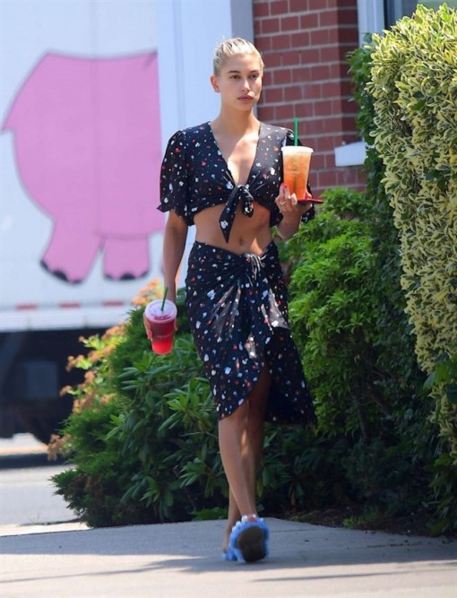 Diện croptop 'nguyên cây' sành điệu trong mùa hè