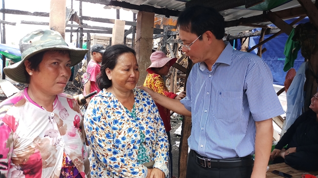 TP.HCM trao gan 1,2 ty dong cho kieu bao bi hoa hoan o Phnom Penh