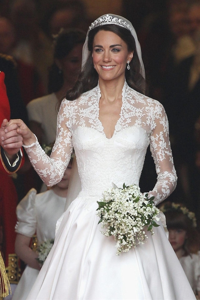 Kate Middleton ghi điểm nhờ váy cưới  Báo Dân trí