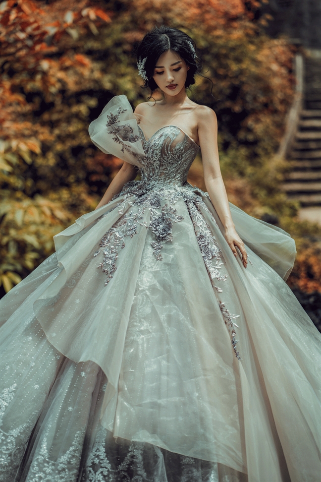 Sự quyến rũ của váy cưới ren xám khói cao cấp NancyPham Bridal