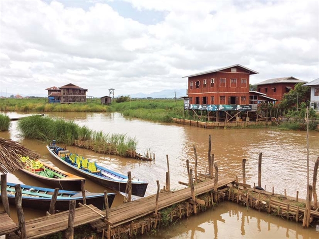 Len doi xuong ho o Shan State