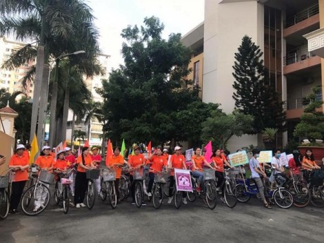 Q.Tân Phú: Đạp xe diễu hành tuyên truyền phòng chống bạo lực gia đình