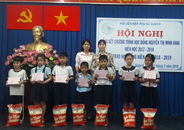 Quan 9: Trao 210 suat hoc bong Nguyen Thi Minh Khai nam hoc 2018 - 2019