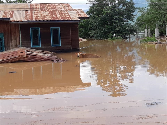 Vo dap thuy dien tai Lao: Hang ngan nguoi Campuchia so tan