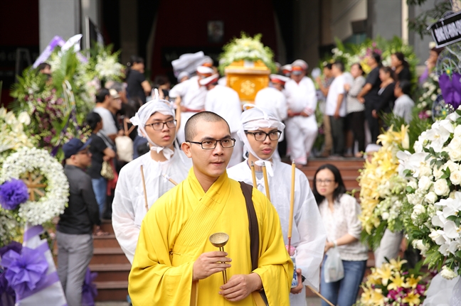 Gia dinh, dong nghiep nghen ngao tien dua NSUT Thanh Hoang