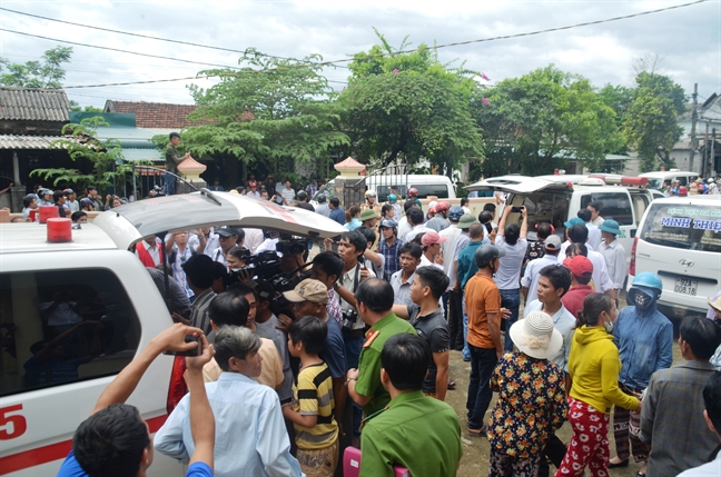 Ngay vui bong thanh ngay dai tang o thon ngheo Luong Dien