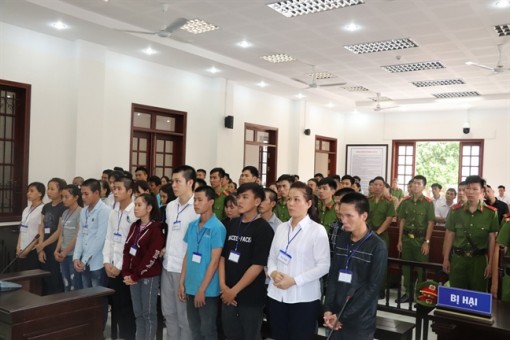 Xét xử 20 người lấy cớ phản đối dự thảo Luật Đặc khu để gây rối, đập phá