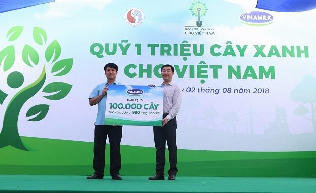 Vinamilk trong 100.000 cay xanh tai Bac Kan