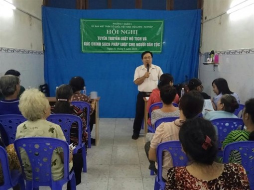Quận 5: Tuyên truyền pháp luật bằng tiếng Hoa