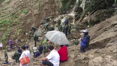 Tang thương những gia đình mất con trong vụ sạt lở đất ở Vàng Ma Chải