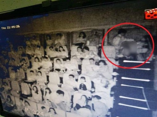 Sex nơi công cộng, bệnh hoạn hay tình dục cởi mở?