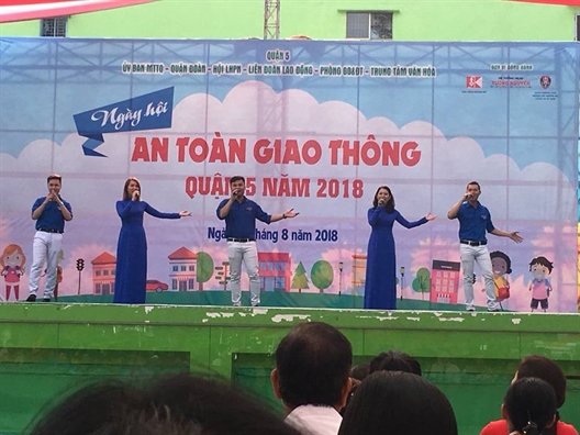 Quan 5: Tung bung Ngay hoi an toan giao thong