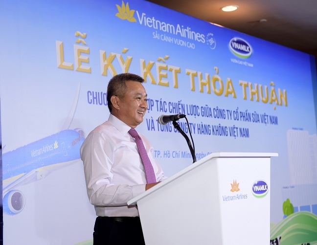 Vietnam Airlines va Vinamilk hop tac chien luoc cung phat trien thuong hieu vuon tam quoc te