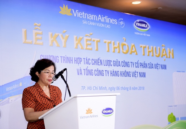 Vietnam Airlines va Vinamilk hop tac chien luoc cung phat trien thuong hieu vuon tam quoc te