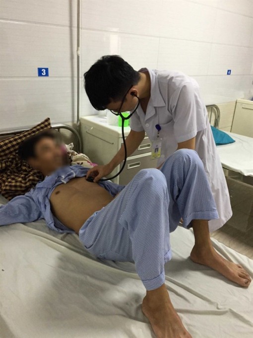 Bị tiêu chảy liên tục khoảng 40 lần/ngày sau khi ăn đám cưới ở Phú Thọ