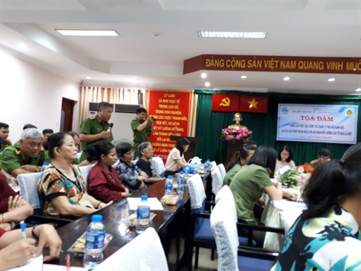 Quận 4: Tọa đàm tìm giải pháp ngăn ngừa phụ nữ nhàn rỗi vướng vào tệ nạn xã hội