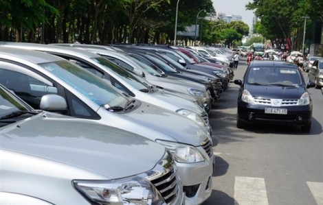 TP.HCM: thu phí đỗ ô tô dưới lòng đường gặp nhiều khó khăn