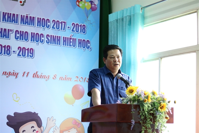 Quan 2: Tang 150 suat hoc bong Nguyen Thi Minh Khai nam hoc 2018-2019
