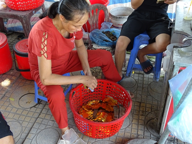 Nguoi dan 'thu phu' vang ma hoi ha kiem tien ty trong 'thang co hon'