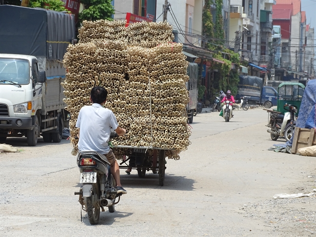 Nguoi dan 'thu phu' vang ma hoi ha kiem tien ty trong 'thang co hon'