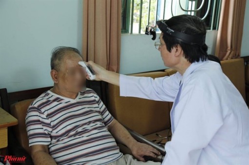 TP.HCM thí điểm dịch vụ 'Bệnh nhân alo, bác sĩ đến tận nhà'