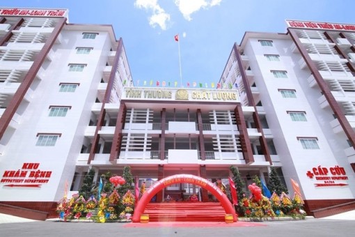 Bệnh viện bị tố bỏ lơ bệnh nhân vì không có bác sĩ chuyên khoa mắt