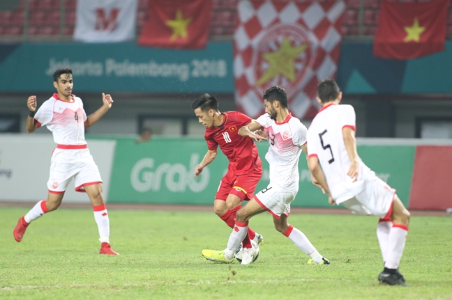 Vat va ha U23 Bahrain, U23 Viet Nam lan dau vao tu ket ASIAD