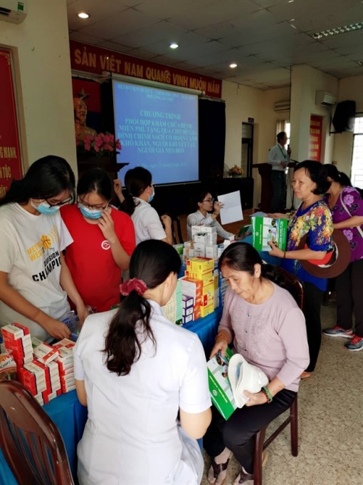 Quận 2: Khám bệnh, cấp thuốc miễn phí cho hơn 200 cán bộ, hội viên