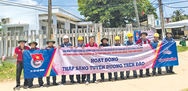 Thanh nien nganh dien TP.HCM tich cuc tham gia chien dich Ky nghi hong 2018