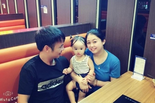 Chồng 'đốn tim' vợ mỗi ngày bằng tài nấu ăn và cắm hoa cực khéo