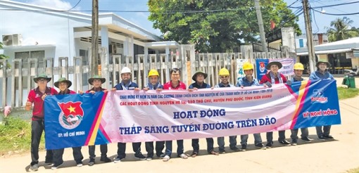 Thanh niên ngành điện TP.HCM tích cực tham gia chiến dịch Kỳ nghỉ hồng 2018