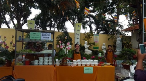 Nữ tu huyện Bình Chánh tổ chức liên hoan ẩm thực chay, gây quỹ từ thiện