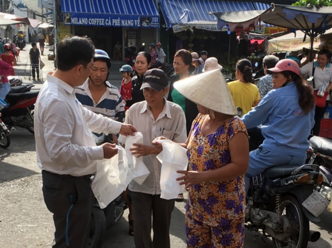 Quan Binh Tan: Keu goi tieu thuong chung tay bao ve moi truong