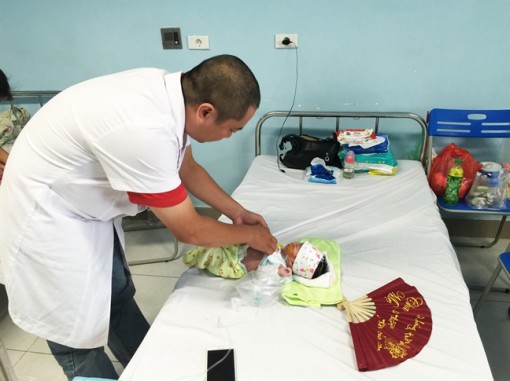 Trẻ nôn trớ nhiều, coi chừng hoại tử ruột!