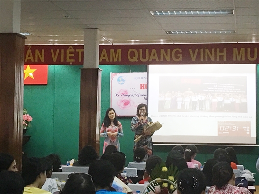 Quan 1: Gioi thieu nhung guong sang phu nu ve cac Chi, To hoi