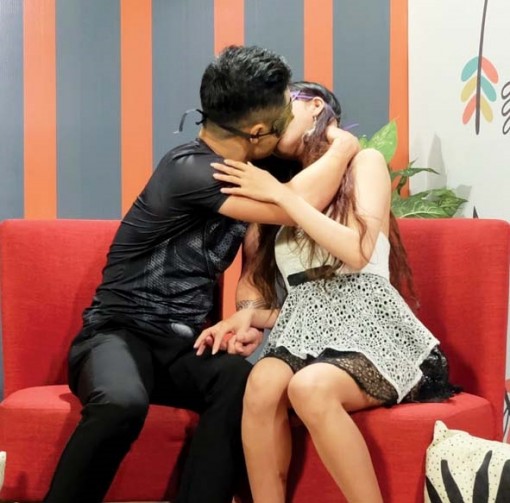 Choáng với trào lưu ôm hôn người lạ, sex trước khi yêu