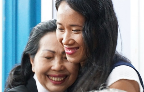 Khép lại hành trình gian nan sang Pháp đòi con của người phụ nữ Việt