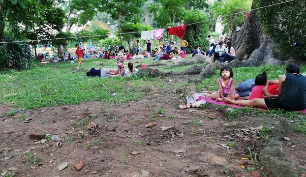 Thao Cam Vien Sai Gon qua tai, tre em vat vo, nguoi lon bay do an nhau