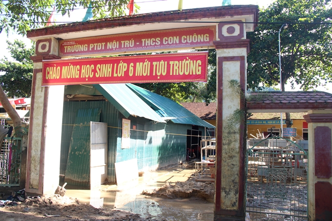 Thang 3 lan 'chay lu', hang tram hoc sinh Nghe An lo hen ngay khai giang