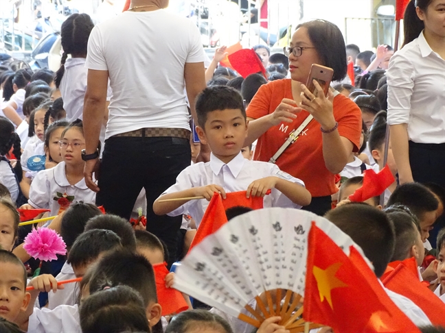 Le khai giang dau tien ben bo me cua hai tre bi trao nham o Ba Vi