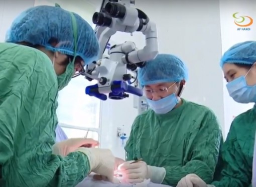 Bé trai 6 tuổi bị cắt bỏ tinh hoàn vì mẹ đưa đi khám trễ